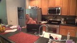 アンバー・リン・バッハが自宅でクッキーを焼く67 snapshot 12