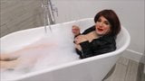 Sindy in the bath ... 1 snapshot 1