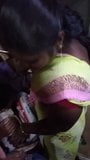 Tamil nóng aunty đít trong xe buýt snapshot 5