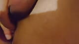 Latina neukt haar zelf en creampie (deel 1) snapshot 12