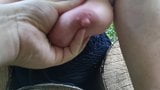 Golpea mis tetas colgando de la pila de madera snapshot 9