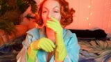 Guantes verdes - guantes de látex para el hogar fetiche - asmr video free fetish clip snapshot 14