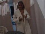 Milf de la casa con enormes tetas latinas snapshot 1