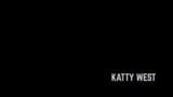 Katty West disfruta de un trío travieso snapshot 2