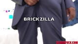 Brickzilla &sein 13 monsterschwanz bekommen zungelnden featurimng Brickzilla mit Natalie Porkman snapshot 1