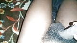 Une grosse bite indienne poilue se fait montrer, éjaculation brutale snapshot 15