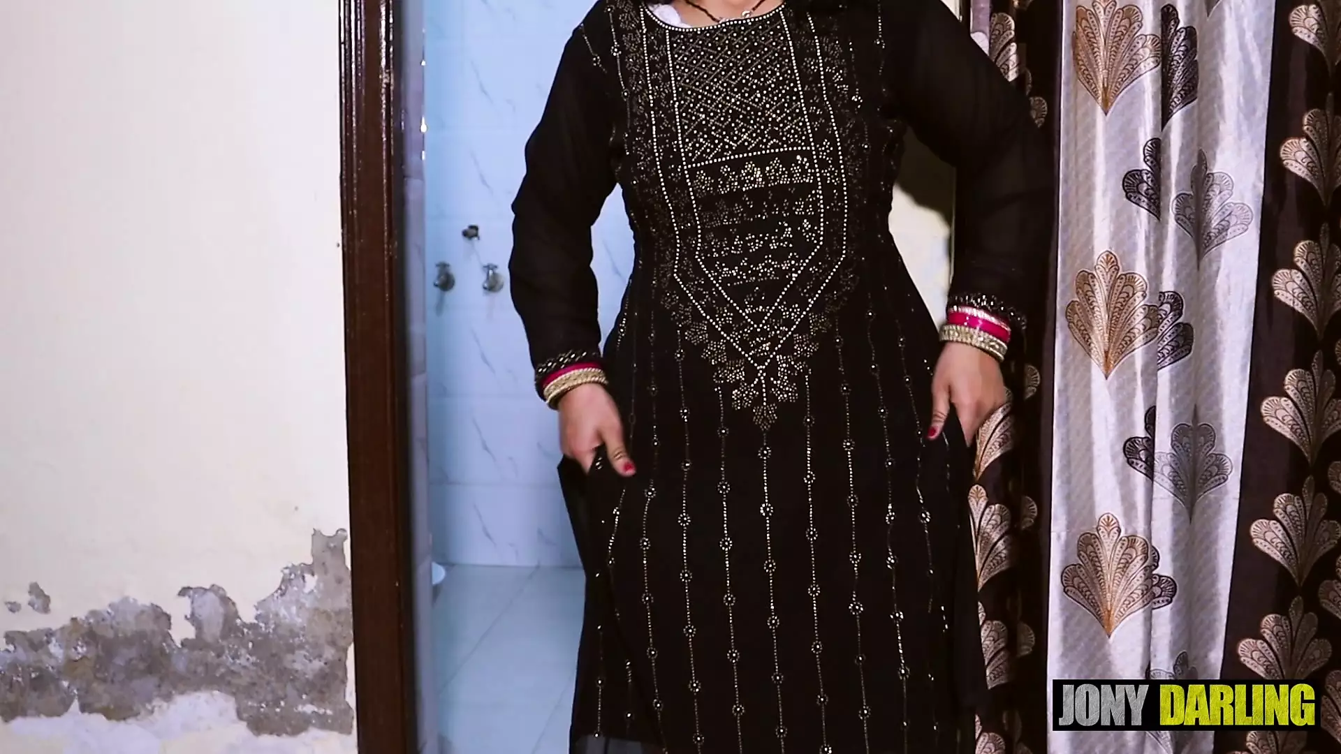 Punjabi Bhabi Ne Bihari Ko Muth (Handjob) Maarte huye Pakda, Moonh Pe baith  kar choot chatwaayi,Hindi and Punjabi Audio
