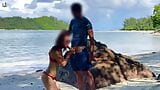 Spiagge sabbiose e ragazze carine scopate in natura pubblica snapshot 2