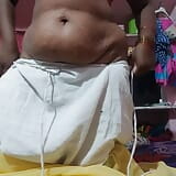 Telugu ontevreden tante masturbeert en heeft seks snapshot 6