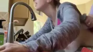 Onlaynda butalar ichida sikilgan buvining porno videosi