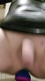 Giovane femminuccia Aimee con un dildo di orgoglio snapshot 10
