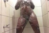 Tiener betrapt op masturberen onder de douche voor de camera snapshot 6