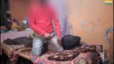 Indische jongen staright- homo jongen toont sperma geschoten met volledige kracht snapshot 2