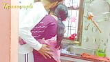 Une femme de ménage desi indienne baise. snapshot 4