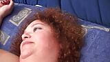 Masturbazione eccitante per una vogliosa BBW rossa di capelli che viene filmata in POV mentre gode con il suo sex toy snapshot 14