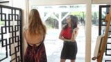 Aaliyah Love et Missy Martinez sont des adolescentes lesbiennes à forte poitrine snapshot 3