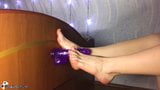 Babe sensuele footjob seksspeeltje na de universiteit - amateur snapshot 11