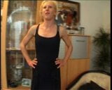 Blonde Milf und der kleine Dildo snapshot 4