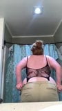 Rothaarige BBW strippt snapshot 8