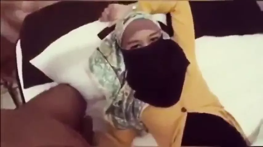 Makcik Melayu Gersang: Mom Wife Porn | xHamster