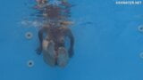 La meilleure de Russie - Emily Ross dans et hors de la piscine snapshot 16