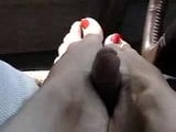 Araba footjob (bellecita tarafından) snapshot 4