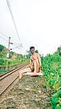 Sesso davanti al treno sexy ragazzo gay nudo snapshot 2