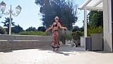 Baile sexy al aire libre de Selena posando y sexo snapshot 4