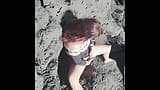 Une ExpressiaGirl adolescente chaude avec de gros seins se doigte sur la plage et fait pipi dans sa culotte en position debout snapshot 8