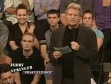 Rare grote borsten taartfetisj op Jerry Springer -show snapshot 1