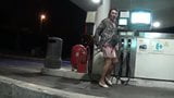 Travestito anale trans gde con pompa di benzina e palla per auto 125 snapshot 10