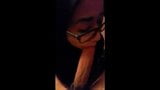 Nerdy Hottie gibt erstaunlichen Blowjob snapshot 17