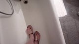 Pisse sur les pieds snapshot 3