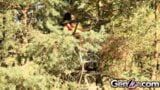 Genlez - les lesbiennes Bailey Ryder et Whitney Conroy baisent en plein air snapshot 2