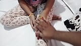 Indischer desi-stiefschwester-sex snapshot 3