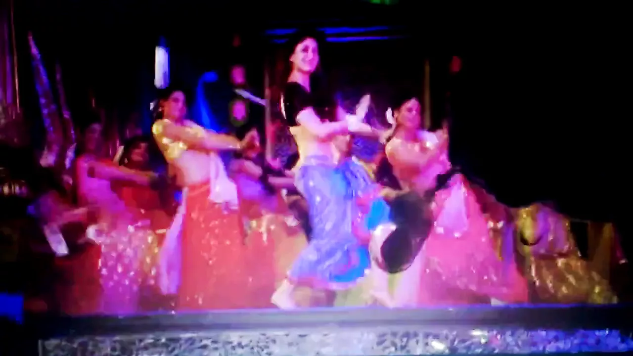 Cum on Kareena: Asian Porn