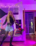 Kelsey bailando snapshot 2