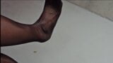 Ich pisse auf meine Nylons und Higheels snapshot 8