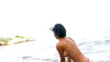 Французская красотка мадемуазель Жюстин мечтает о жестком трахе на пляже snapshot 2