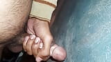 Indische hete jongen geschoren grote lul masturbatie en klaarkomen snapshot 12