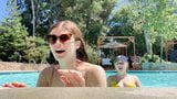 Sexy Alexandra Daddario pronkt met haar geweldige borsten snapshot 10