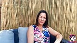 Quente morena milf Chiara fodida duro por um pau branco grande e duro snapshot 1