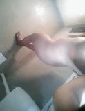 Saba montre ses seins dans une baignoire pakistanaise 01 snapshot 4