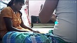 Индийская домохозяйка целует задницу и длинные волосы snapshot 16