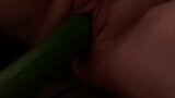 Je me suis réveillé avec un concombre dans ma chatte snapshot 10