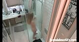 Filmando a mi novia adolescente desnuda en la ducha snapshot 9