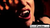 Romi, a vampira peituda snapshot 3