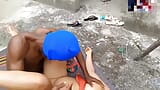 Parejas calientes teniendo sexo en un edificio incompleto al aire libre snapshot 14