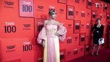Taylor Swift Time 100 Gala (roter Teppich) snapshot 5