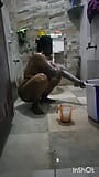 Tamil cameriera sta facendo il bagno a casa parte 1 snapshot 10